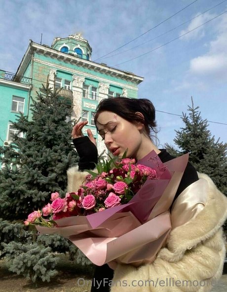 elliemooree ヌードのポルノスター 画像