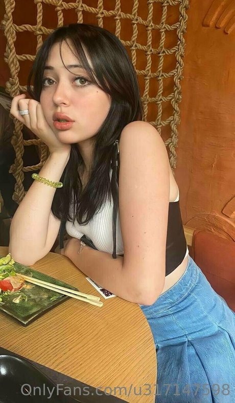 elliemooree ポルノスター アダルト 写真