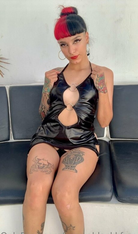 曲線美のランジェリーオンリーファンズ 無料ポルノ 写真