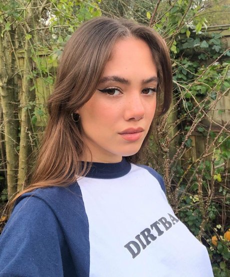 アジアの無料オンリーファンズ 美しいヌード 画像