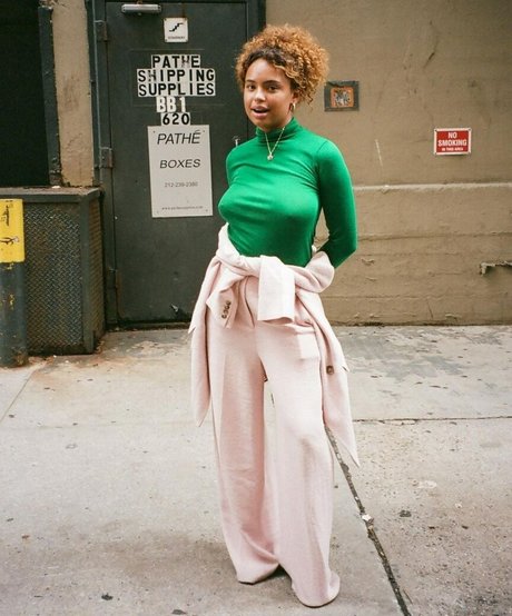 Paola Locatelli ヌードスター 写真