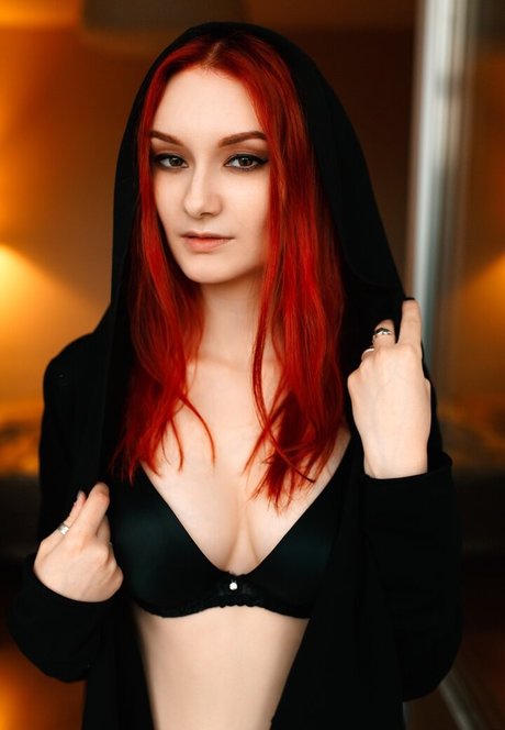 巨乳カップルオンリーファンズ 無料セクシー 画像