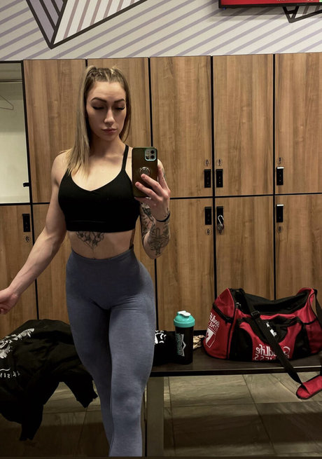 Taylor Flewin 独占女優 画像