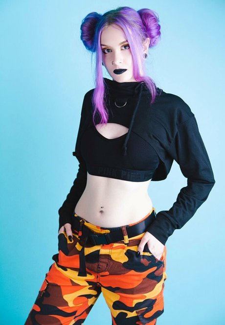 kinkynyrafree エロティックなポルノスター 写真