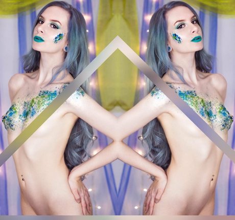 kinkynyrafree セクシーモデル 写真