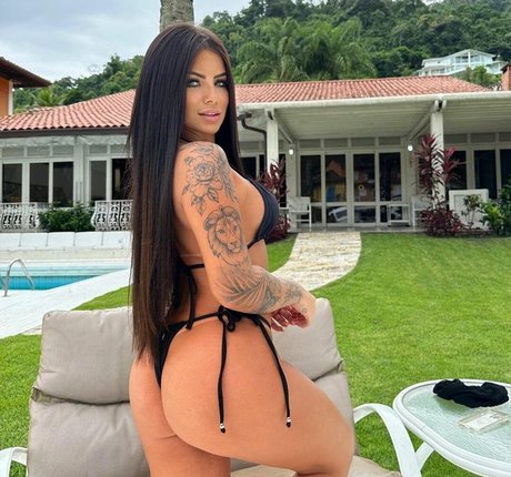 Milena Carvalho ポルノモデル 写真