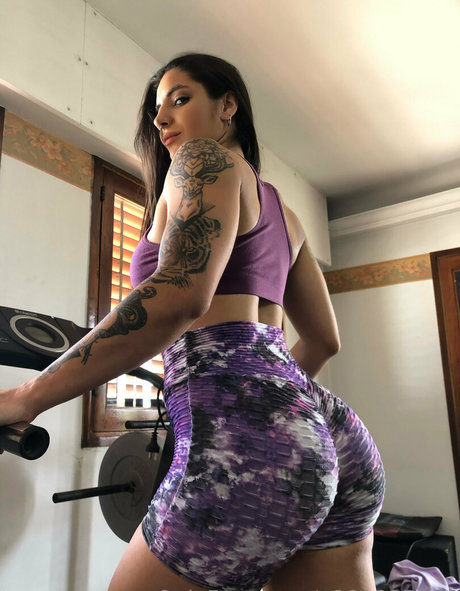 アジアンタトゥー オンリーファンズ ホットセクシー 写真