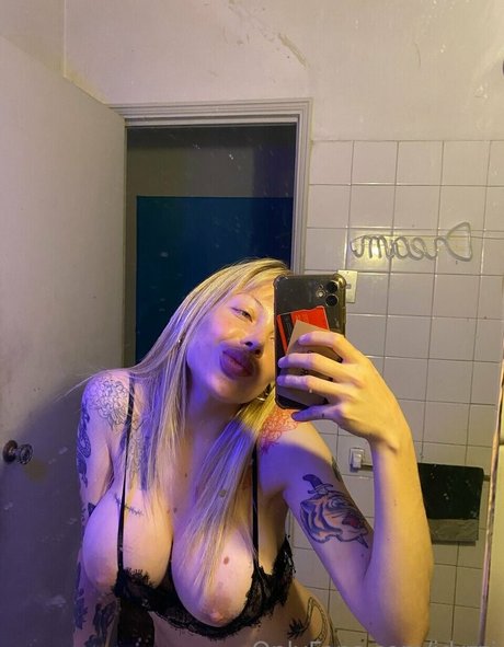 足の動画 オンリーファンズ xxx 画像