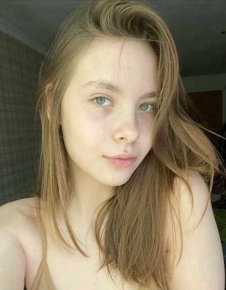 裸の女の子オンリーファンズ 美しい裸 写真