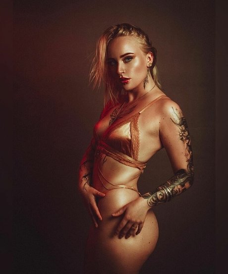 Mila Orriols ポルノスター アーカイブ