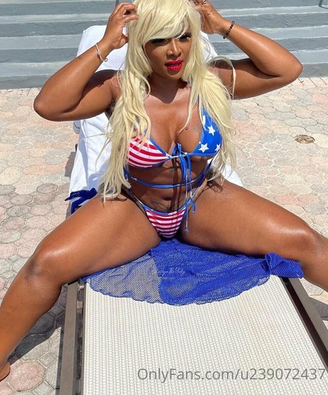 カーリーエボニーオンリーファンズ ホットセックス ギャラリー