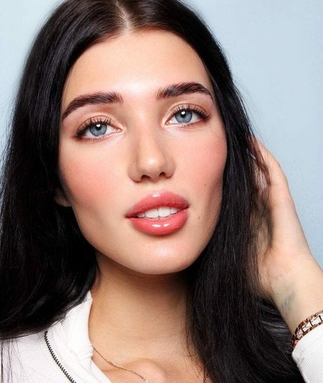 Alina Enero アダルトスター アーカイブ