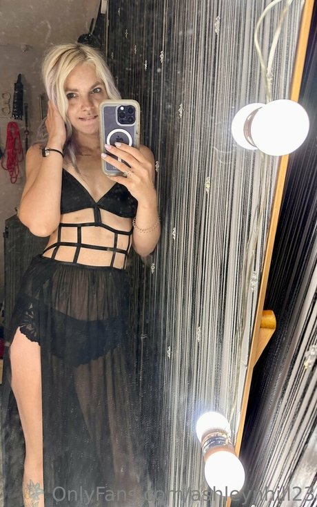 ashleynhill23 エロティックなスター 画像