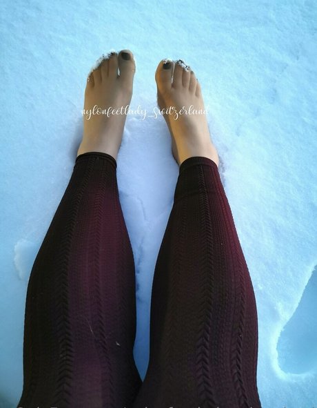 nylonfeetladyswitzerland 完璧なモデル 画像