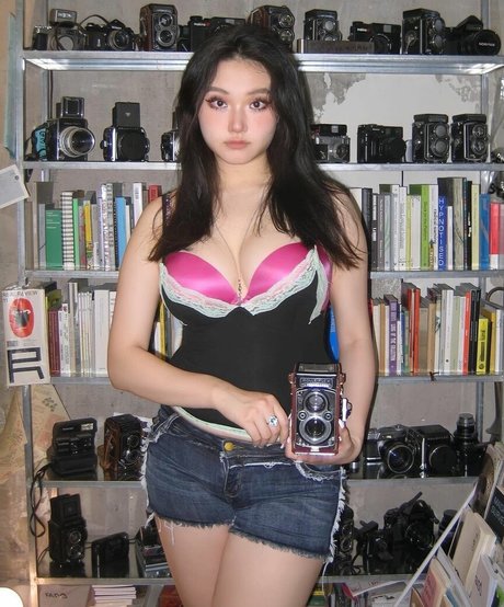 BBWオンリーファン アートヌード 画像