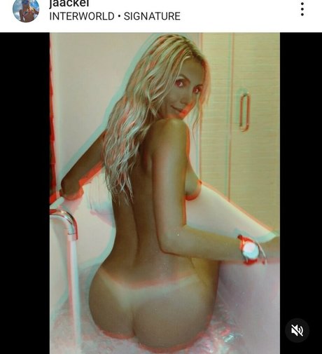 フィットネスベイビーオンリーファンズ ヌード 画像