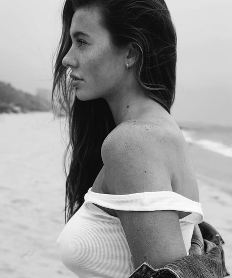 大学のアジア人オンリーファンズ 可愛い 写真