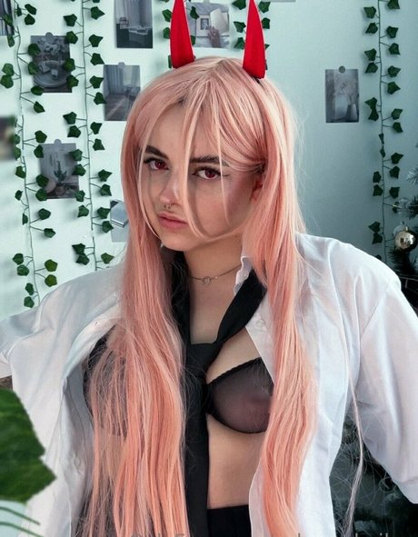 キティ・ウェット・オンリーファンズ セックス 画像