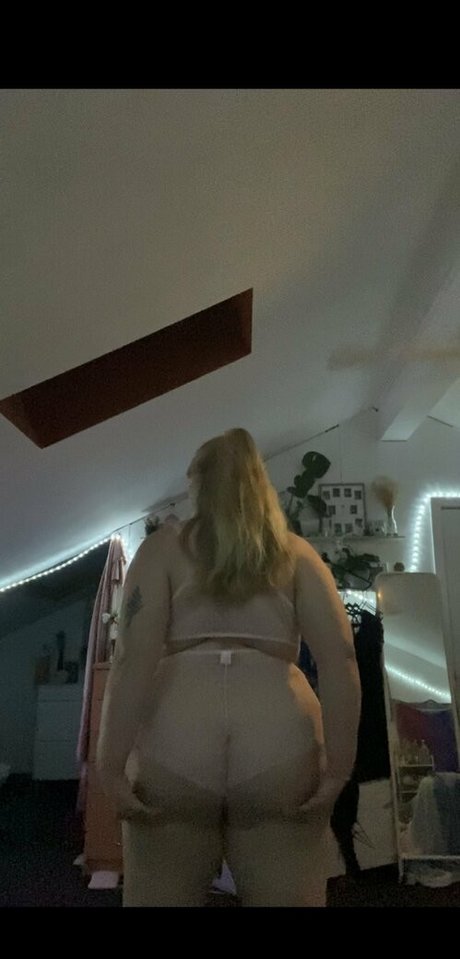 pastelpeachie ポルノ女優 写真