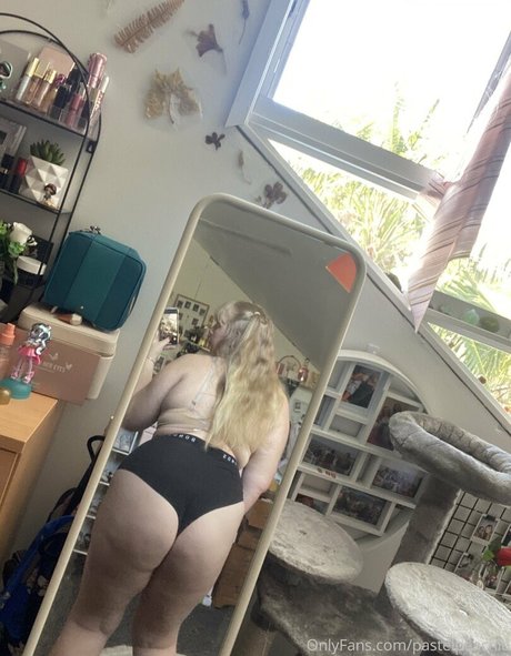 pastelpeachie アダルトモデル 写真