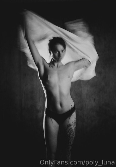 角質の女の子オンリーファンズ ホットポルノ 画像