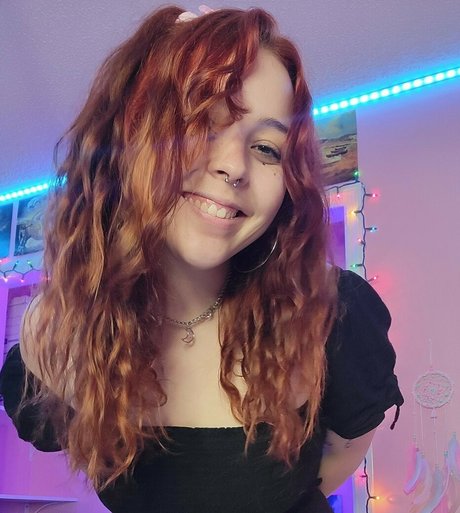 Lvkrd ポルノスター 可愛い 画像