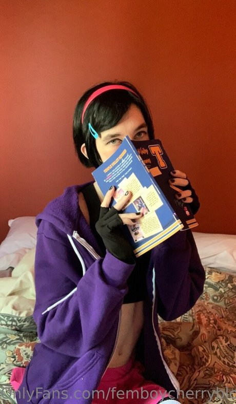 ティーンフィンガリングオンリーファンズ えろ 写真