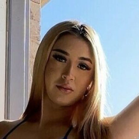 Daisy Tapia ポルノスター エロティック 画像