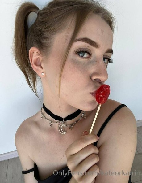 kateorkatrin ポルノモデル 画像