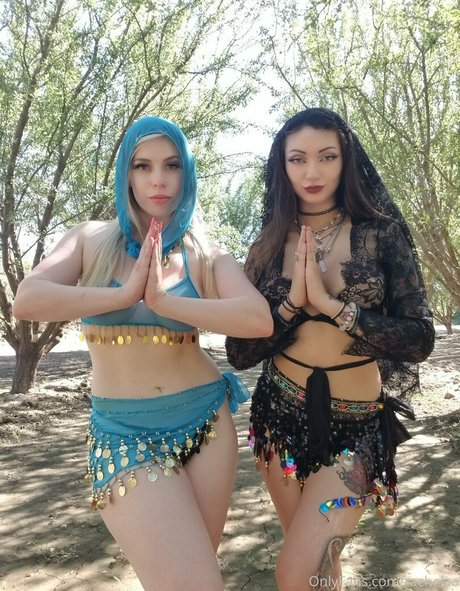 Xoqueenblondie ヌードのポルノスター 写真