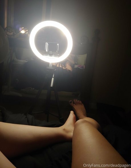 deadpagen 無料モデル 写真