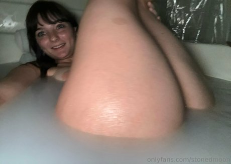 stonedmoon セックス女優 写真