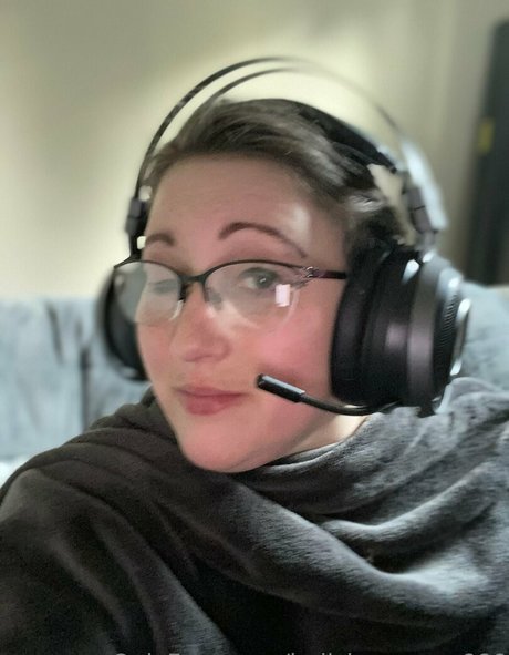 hellsingqueen666 ヌードのポルノスター ギャラリー