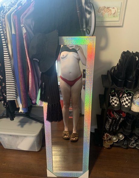 巨乳オナニーオンリーファンズ 美しいポルノ 写真