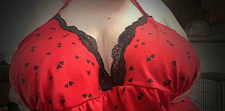 ベビーシッターオンリーファンズ セクシー 写真