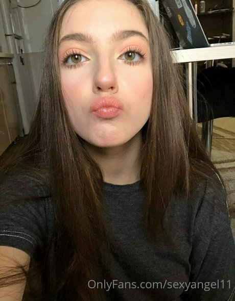 曲線美の女の子オンリーファンズ 無料 写真