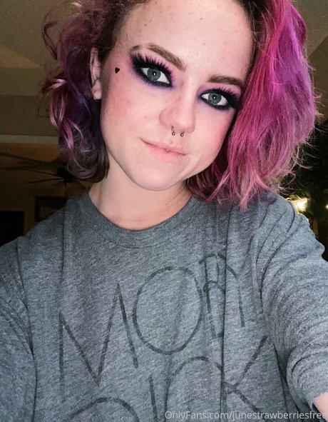 金髪の小人オンリーファンズ 可愛い ギャラリー