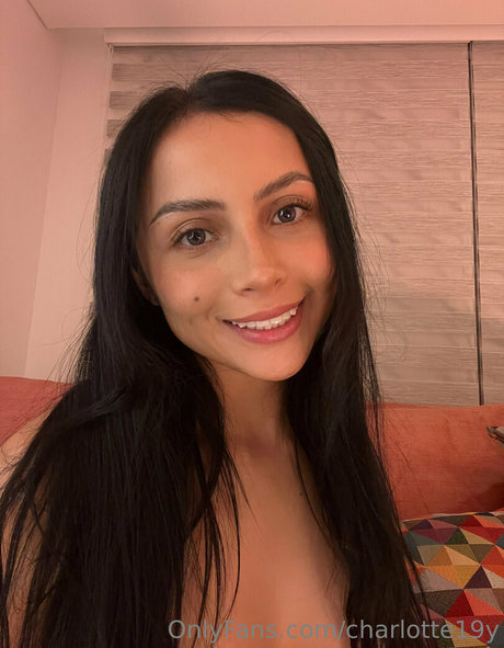 charlotte19y スター ヌード 画像