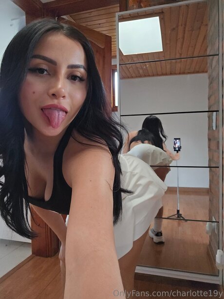 キティ・ウェット・オンリーファンズ 美しいヌード アーカイブ