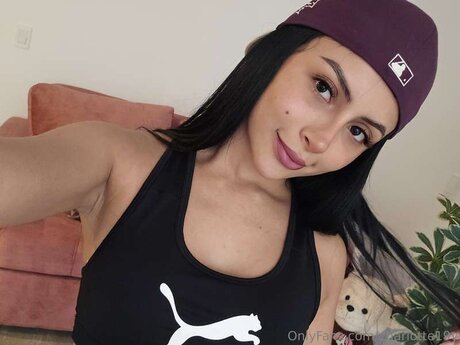 charlotte19y 独占モデル 写真