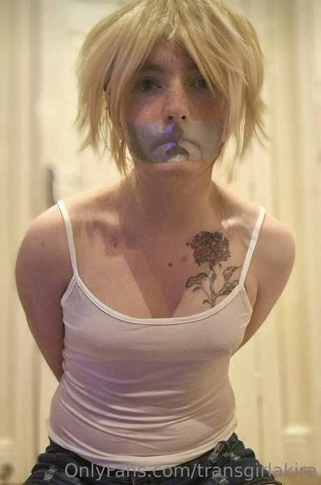 ナースオンリーファンズ ホット裸 写真