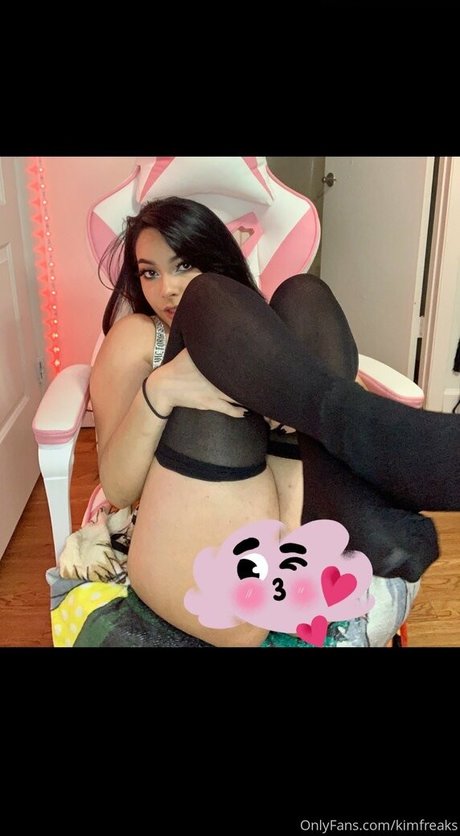 kimfreaks アダルトスター 写真