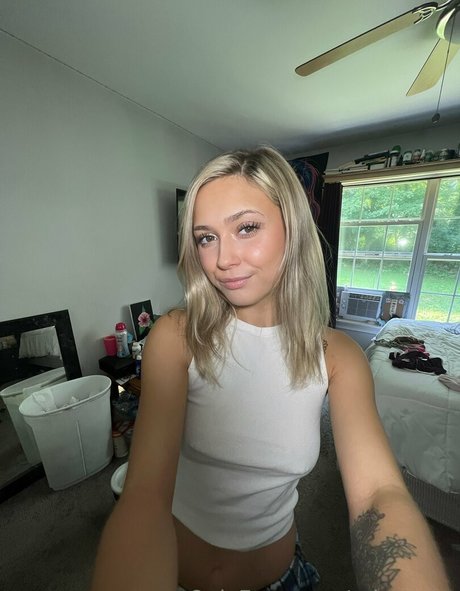 ariagypsy ポルノ女優 写真