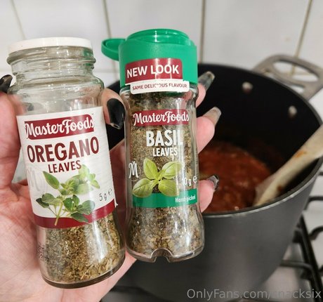 snacksixfree ポルノスター 写真