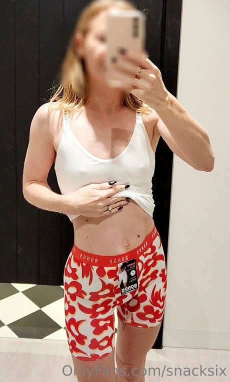 snacksixfree ホットスター 写真