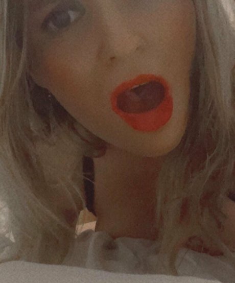 lilpocahontass 最高のモデル 写真