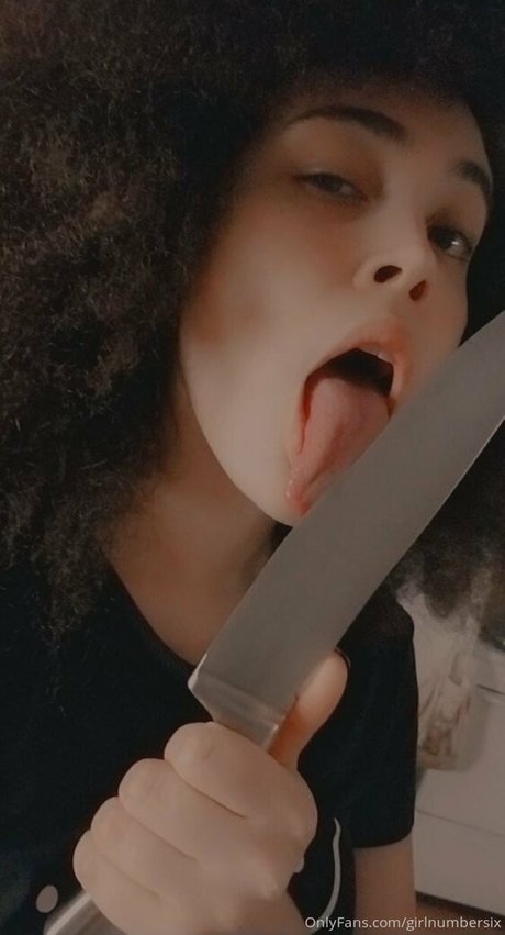 girlnumbersix 裸のモデル 写真