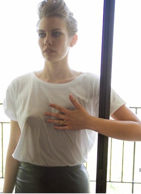 巨尻熟女オンリーファンズ ヌード 写真