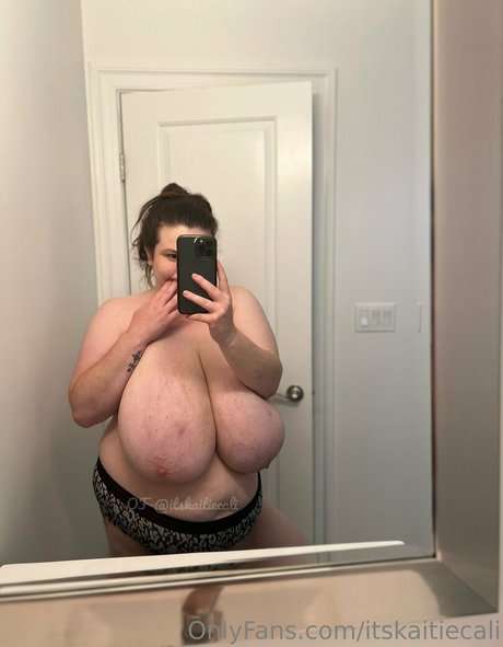 Itskaitiecali セクシーモデル 写真