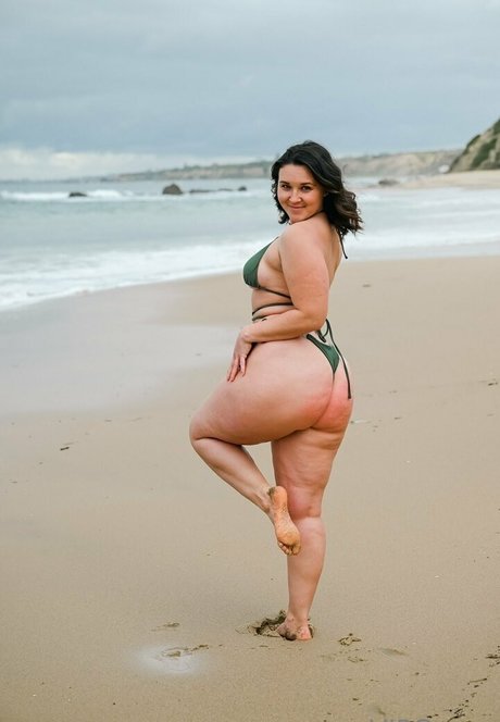 キッチンセックスオンリーファンズ 美しいヌード 写真